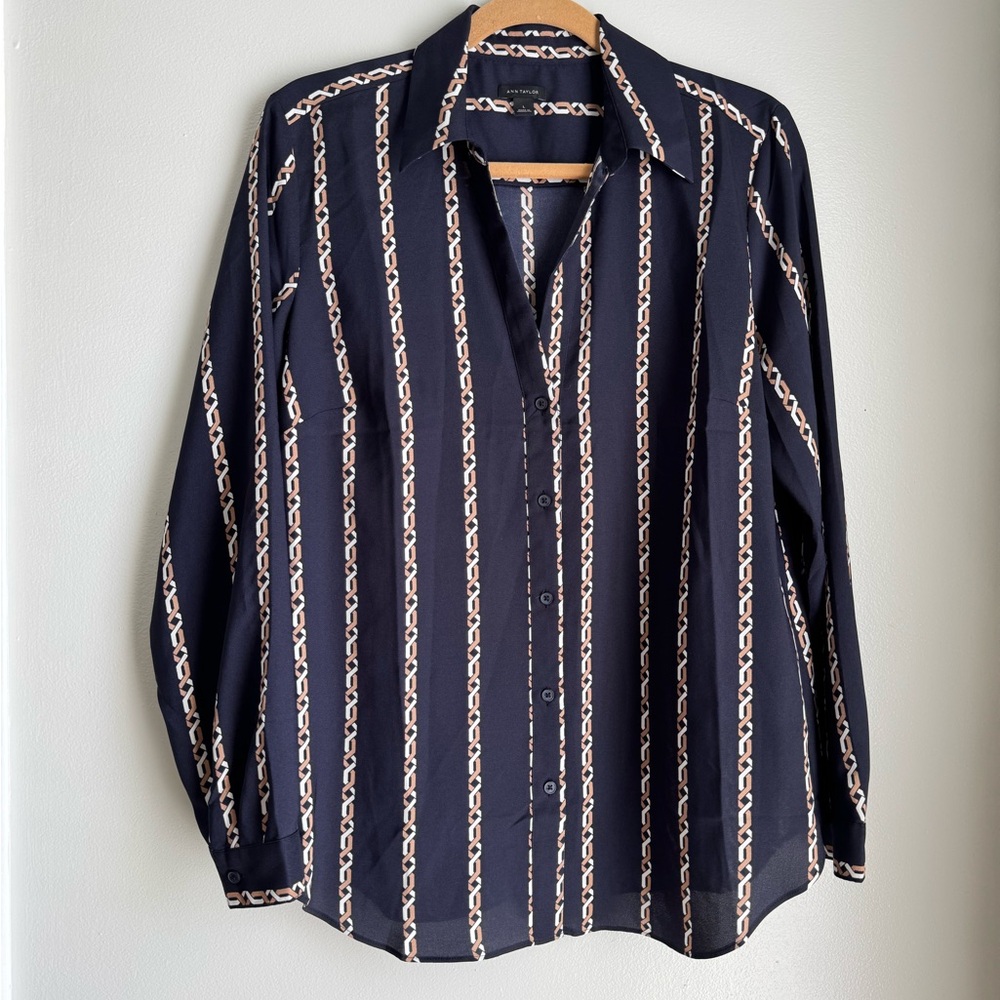 Ann Taylor Navy and White Chain Print Blouse